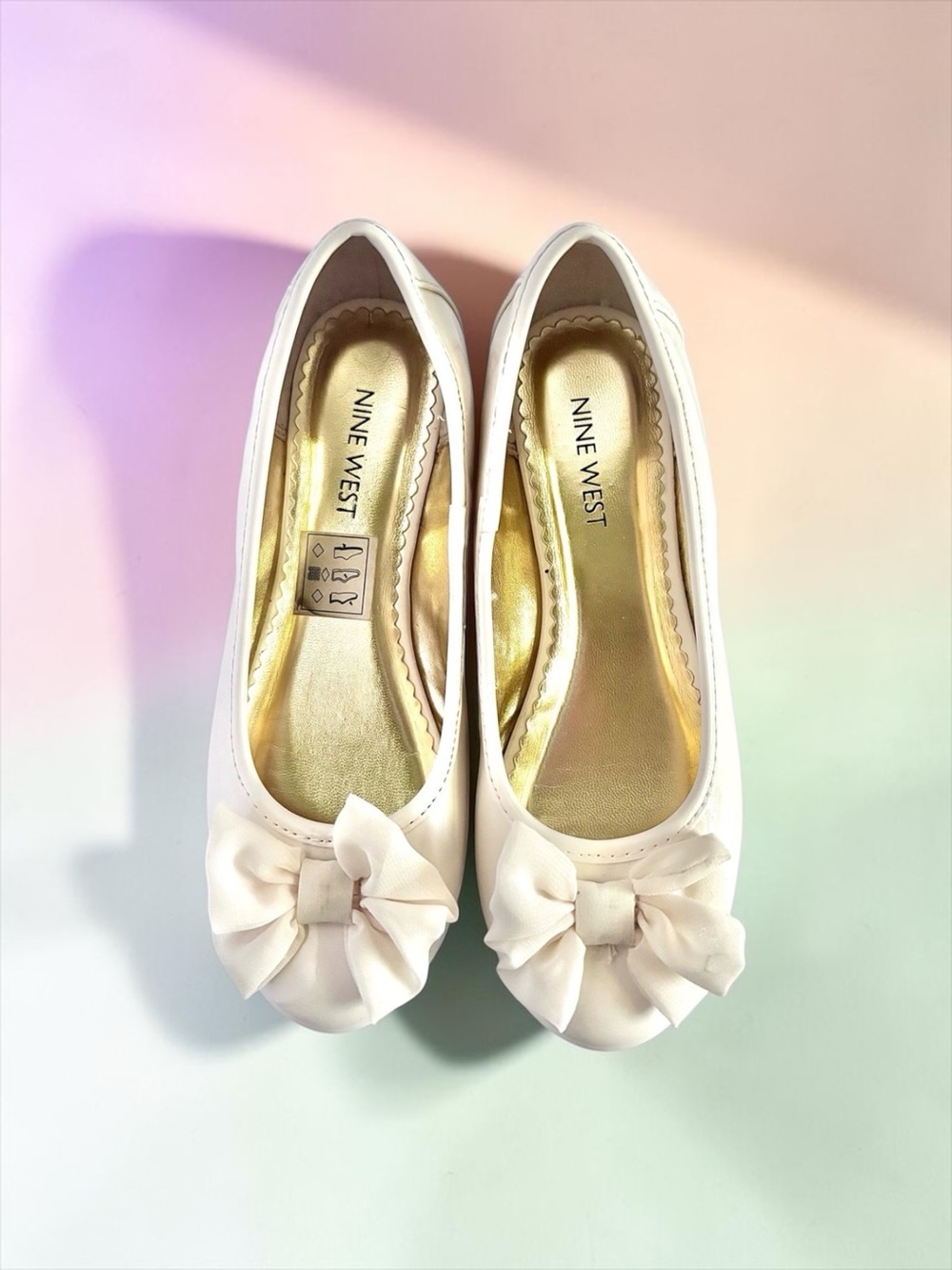 Nine West Girls Cream Patent Flats with Bow • Size 2 • Excellent Condition